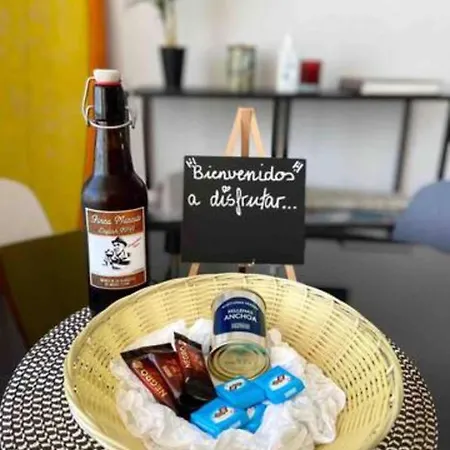 Las Carmenes 2-Bed Apartment In Bajamar 아파트 바하마르